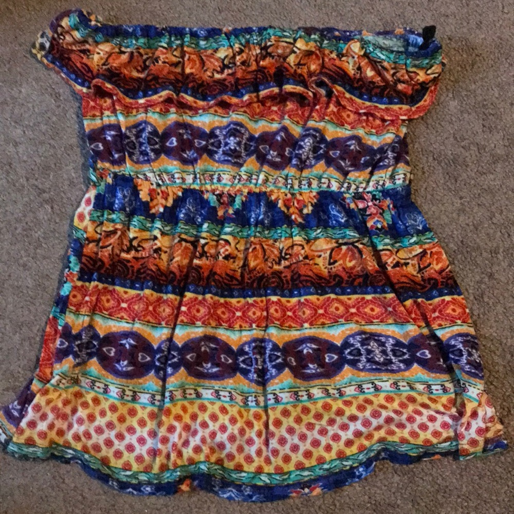 Super cute strapless shirt